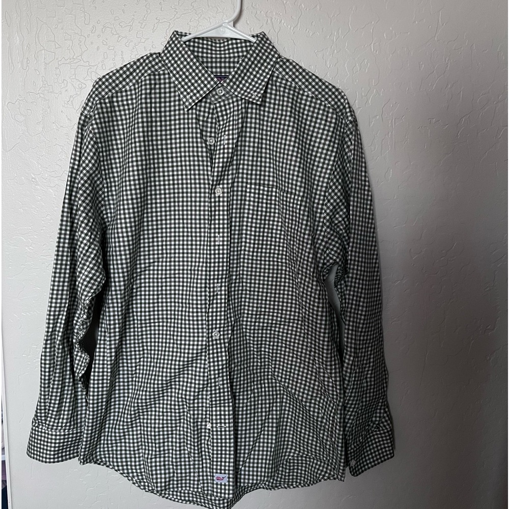 Vineyard vines button down men’s shirt